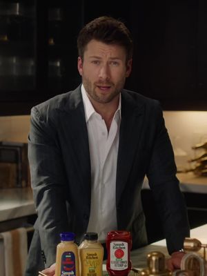 Condiments deserve the same respect as a fine wine. That’s why our co-founder Glen Powell is stepping in as condiment sommelier for the Guided Dipping. Sip, dip, repeat. #glenpowell#sommelier 