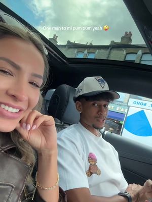 What true love looks like😂🥰 #vybz #vybzkartel #londono2 #concert #fyp 