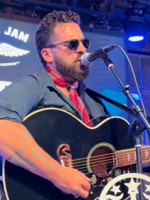 Connecting with you live is so special. Thank you to all who came out to support me at Whiskey Jam last week! #countrymusic #singersongwriter #omernetzer #midnightblue #WhiskeyJam