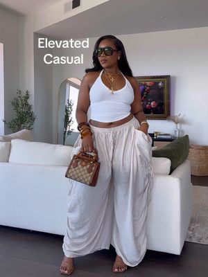 We love an ✨Elevated Casual✨ moment #OOTD #curvyfashion 