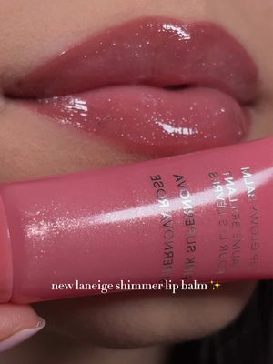 lip glowy balm ‘pink supernova’ @laneigeca @laneige_us 💖 #laneige #laneigelipbalm #shimmer #lipswatch #makeuptryon   