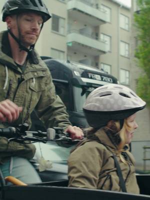 In tight spaces or heavy traffic, it’s not always easy to see who’s near. Active Side Collision Avoidance Support uses radar to detect cyclists or pedestrians on the sides. If someone’s there, it warns you or even steps in to brake if needed so you can keep others safe, even when visibility is low. #volvotrucks #trucksafety #safety #safetymatters #zeroaccidents #roadsafety