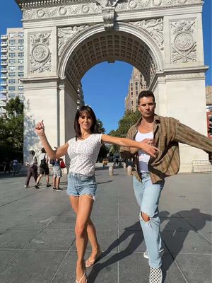 Just another day in the park with @glebsavchenko 🎀✨ #dwts #hilariabaldwin 