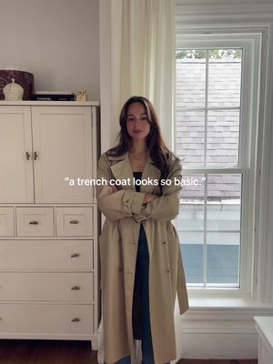 styling a trench coat for fall doesn’t have to be boring 🍂 #outfitideas #fallfashion 