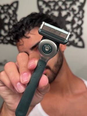 Dorco gives me that SLEEK shave everytime!  #DorcoSLEEK #DorcoUSA #DorcoPartner