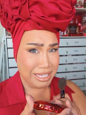 Omg you had me on my toes girllll 😭 @Mikayla Nogueira love you so much!! Thank you for sharing @ONE SIZE BEAUTY’s NEW Bouclé Silk Airbrushed Finishing Powder ❤️ #onesizebeauty #bouclésilkpowder #finishingpowder #reaction #makeupreview 