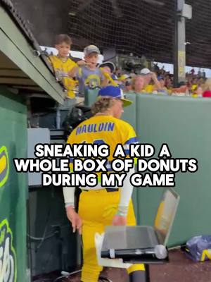 This was hilarious 😂😂 #donuts #savannahbananas #daltonmauldin #forthekids 