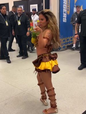 iconic 🍍 @Karol G 