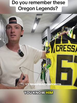 The @Oregon Football Equipment Manager let the crew pick a jersey 👀 #cfb #CollegeFootball #oregonducks #oregonfootball #oregon 