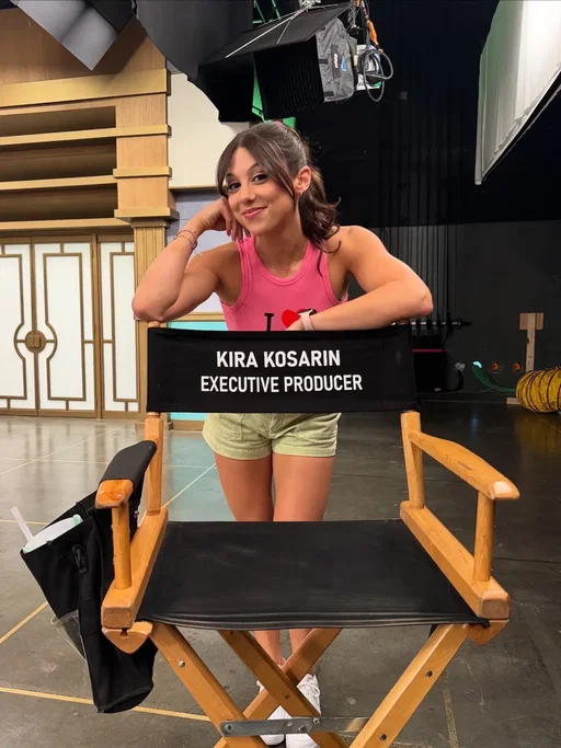 Clash of the Thundermans next year, new eps of The Thundermans: Undercover starting Wednesday on Nickelodeon, and all four seasons of the original Thundermans on Netflix now ❤️ 