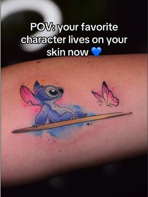 💙 Stitch has already found his place on this skin… what about your favorite character? Every design is 100% custom-made so your tattoo is as unique as you are. Book your appointment and turn your idea into art ✨ 📩 DM us and let’s start creating. Done by Poliszka at 📍 Rock and Roll Tattoos Studio, Santa Ponsa#TattooDesign #TattooArtist #stich #disney #ink 