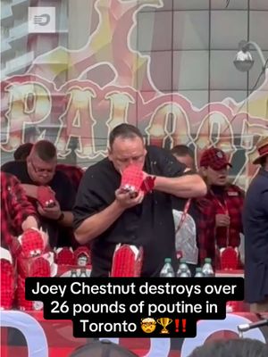 This was WILD 🤯 Joey Chesnut takes down over 26 pounds of poutine to WIN the Smoke’s poutinerie world poutine eating championships 👏🏆‼️#toronto #joeychestnut #competitiveeating 