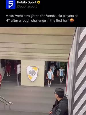 Messi went straight to the Venezuela players after a tough first-half challenge 😳 #leomessi #messi #argentina #venezuela #worldcup #julianalvarez #mastantuono #emimartinez #foryou# fy #4u #trending (Via TT/ estebanstagno) 