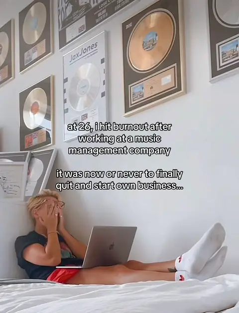 thanking my past-self for making the moves every single day 🏃  #musicindustry #musiciansoftiktok #musicmarketing #musicbusiness #publicspeaking 