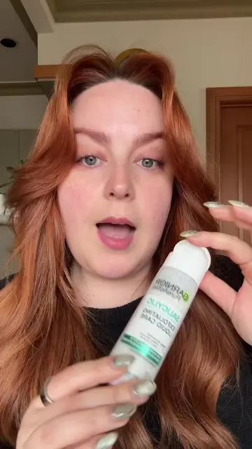 My non-negotiable pre-makeup step! The #garnieraunz Salicylic Exfoliating Essence smooths, refines + makes my base go on flawless every time. (AD) #garnierskin #GarnierLiquidCare #essence #SkinCare101 