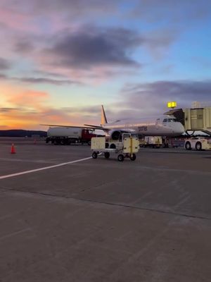 Name a better view than a Dash 8 and E2 side-by-side 😍 📸 @deepanshoo.d #flyporter #porter #porterairlines #travel #ramp #tarmac #aviation #dash8 #e2 #embraer #aircraft #avgeek #groundcrew