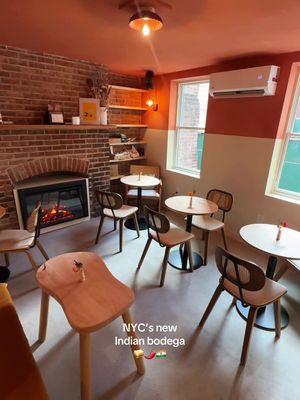 NYC’s newest Indian bodega in the West Village ✨ A fresh concept blending Indian flavors with the classic NYC bodega — shelves full of chutneys, snacks + pantry finds, giant sandwiches (like the beef Naanini-Panini ), and cozy seating in the back with a fireplace. 📍 Fonty’s Bodega 🗺️ 20 Christopher St, West Village ⏰ 7am – 11pm daily 💸 Sandwiches $7–$24 #nyc #nycfood #newyork #indianfood #nyceats 