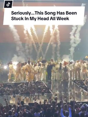 We see you @Alex Warren 🔥 performance! Go off! #vmas2025 #mtvvmas #bucketlist #travelandpopculture #alexwarren @MTV @CBS @Paramount+ 