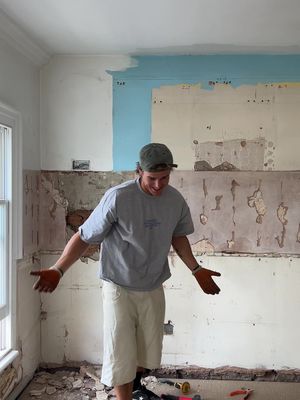 episode 8 - renovating my little London flat. I have less of a wall and more of a floor! #renovation #firsthome #flat #london #DIY 