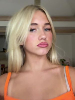 little glow up 😉#paisleenelson #trending #lipcombo #sabrinacarpenter #GlowUp 