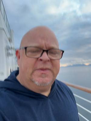 Just a little HI from the Holland America Zaandam.  @hollandamericaline Line in #Alaska #cruise @.cruise.life #CruiseComedy #ComedianLife #CruiseShipComedian #HollandAmerica #LifeAtSea #CruiseLife #CruiseLaughs #StandUpComedy #CruiseVacation #OceanViewsAndLaughs #CruiseEntertainment #ComedianOnBoard #FunnyAtSea #CruiseVibes #ComedyLife#RobApproved