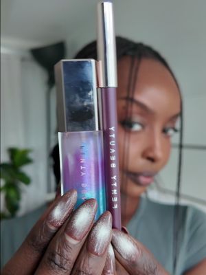 What do you guys think? @Fenty Beauty  #twotonedlips #lipcombo #fentybeauty #fentyglossbomb #makeup 