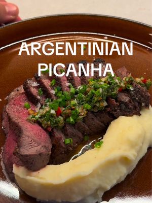 Argentinian Picanha 🇦🇷🔥  Garlic Mash & Chimichurri  Denna video är i samarbete med winetales.se använd koden Moflavor15 så får ni 15% på hemsidan levererat direkt till dörren! ✨ #argentina🇦🇷 #picanha #mashedpotatoes #fyp #cook 
