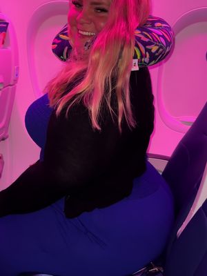 This bawdy is built for vacations🛫 #curvytiktok #embraceyourcurves #plussizetravel #plussizetiktok #thicktok 