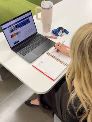 Week two is about settling into your routine and getting organized for the semester. Whether it’s morning coffee, organizing your planner, or getting familiar with your classrooms, these routines help set you up for a successful semester☕️📚 --- La deuxième semaine est consacrée à la mise en place de votre routine et à l'organisation du semestre.  Qu'il s'agisse de prendre votre café du matin, d'organiser votre emploi du temps ou de vous familiariser avec vos salles de classe, ces routines vous aideront à vous préparer pour réussir ce semestre☕️📚