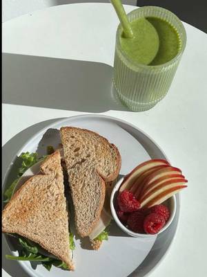 Pack my mans lunch with me!!!! #lunch #packlunch #lunch #foodies #chickensandwich 