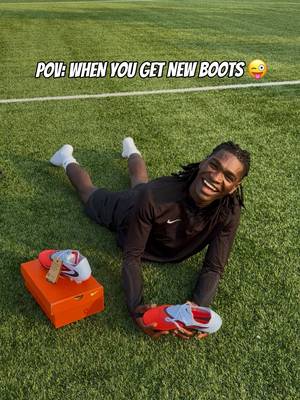 The best feeling ever, your 2nd @ owes you a new pair. Follow for more✅ #nikefootball #nikesoccer #Soccer #football #kevinfooty