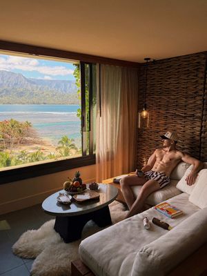 Take me back to Hawaii asap 🌺 #hanaleibay #1hotelhanaleibay #kauai #hotelroom #hawaiihotel @1 Hotels  