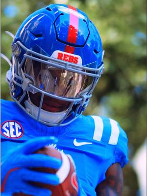 Powder powder white 🥶 #olemiss #cfb #CollegeFootball #secfootball #olemissfootball 