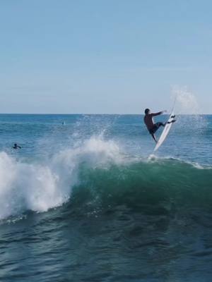From above 🦅 #fyp #surfing #hawaii 