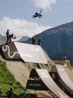 Kevin going big here at Swatch Nines🔥
