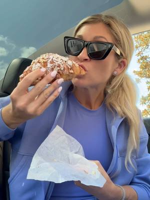 Eat the croissant 🥐 #croissant #healthyeating #balancedlifestyle #fitmom 