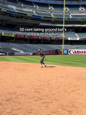 Who would’ve thought 50 Cent still had it like that🤣 #savannahbananas #newyork #newyorkcity #baseball 
