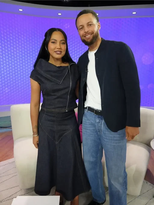Pulled up to the @TODAYshow and @jennaandfriends_ with my favorite co-host @ayeshacurry. Talked life, hoops, and my new book Shot Ready. Even got surprised by my college coach Bob McKillop 🙌🏽