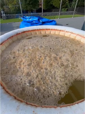 Nasty hottub clean 🤢#thep00lguy #hollayaboy #hottub #lazyspa