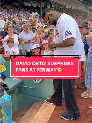 Big Papi giving out the ultimate souvenir 🐐 #MLB #surprise #fans #redsox