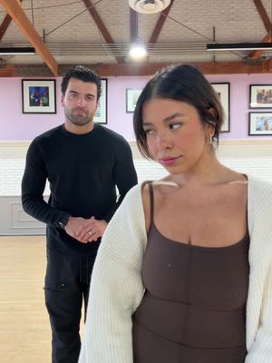 A quick warm up 😂🤝🏼 @Jen Affleck @Dancing with the Stars #DWTS #dwts dc: @sage thomas 