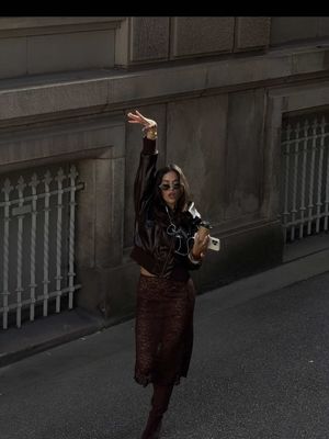 forever vibing to Y2K music 🤎 #ootdinspo #dance #autumnstyle 