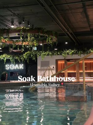 If you’re looking for a relaxing spot in Sydney, this is it!  Soak Bathhouse in Alexandria has everything you need. Sauna, steam room, ice bath, and warm and hot mineral pools.  We went to an early bird session, which was an hour long. Most daytime sessions are 90 minutes. The upside of the early bird is that it’s cheaper and reaaaally quiet, so you don’t feel like there’s many people around.  Loved it though, wish we had one in Canberra!  #soakbathhouse #bathhouse #sydney #sydneywellness #wellness 