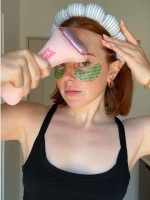 #CliniquePartner #Skincare #MoistureSurge - Travel day ft. the best hydrating base for makeup. This Moisture Surge 100H moisturizer is so light on the skin but adds soooo much hydration - a staple!