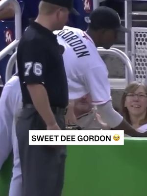 That time Dee Gordon made a new friend 🥹 #fdsn #MLB #marlins
