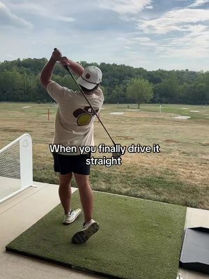 Straight vibes #golfranch #golftok #touchdowndance #drivingrange #golfswing 