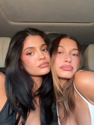 lip combos on the go 🎀🪄 @Hailey Bieber @Kylie Jenner 