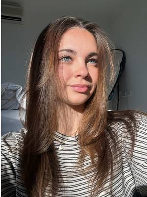 Our Power Patches Skin Restore are made for any pesky pimple, big or small 💥🙌   💜 @Sophia Livanidis    #BenzacAU #SkinCare #SkincareEssentials