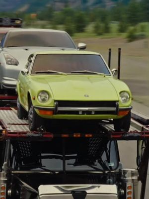 When it comes to pulling off an epic stunt, you need the car, the driver, and a whole lot of guts.  Pour réussir une cascade épique, il faut une voiture, un pilote et beaucoup de courage. 