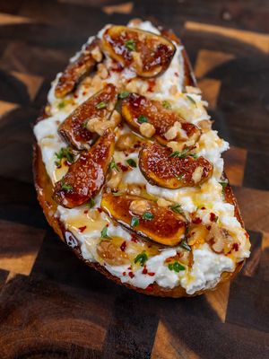 Fig & Burrata Toast There are so many reasons to love fall, and one of them is seeing figs back in season. Every time I spot fresh figs at the grocery store, I start dreaming up recipes - and pairing them with burrata was a must. The combo didn’t disappoint. With chili flakes, hot honey, and toasted walnuts, this toast hits all my favorites: savory, spicy, and sweet. #fallrecipes #figseason #burrata #EasyRecipe #toast  Fall recipes Fig toast  Burrata toast Seasonal cooking Savory and sweet
